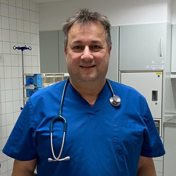 Sven Jaroschinski, Chefe de medicina